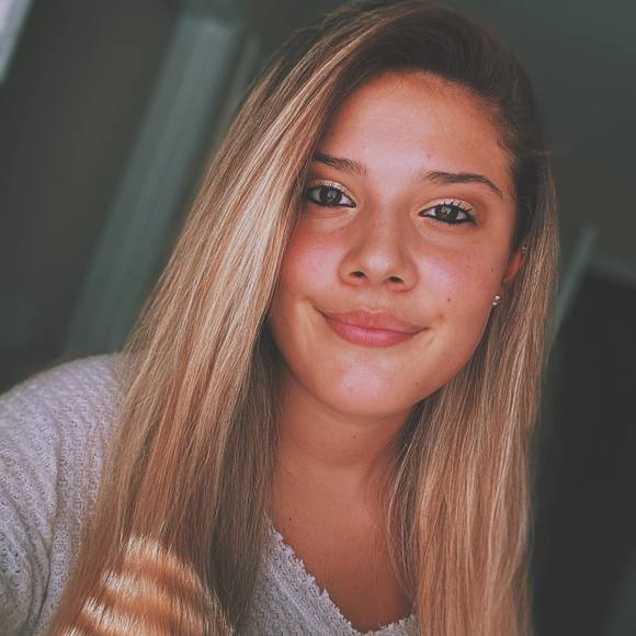 Meet your Posher, Hailey - Picture 1 of 1